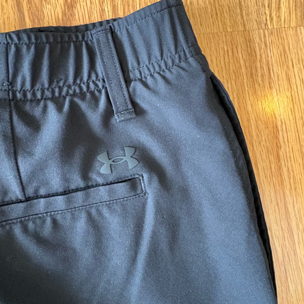 NWOT Under Armour golf shorts - Picture 7 of 7